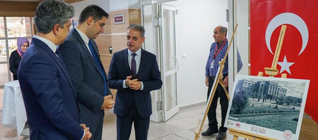 “100 Yıldır Aynı Aşk Ve Heyecanla” Fotoğraf Sergisi