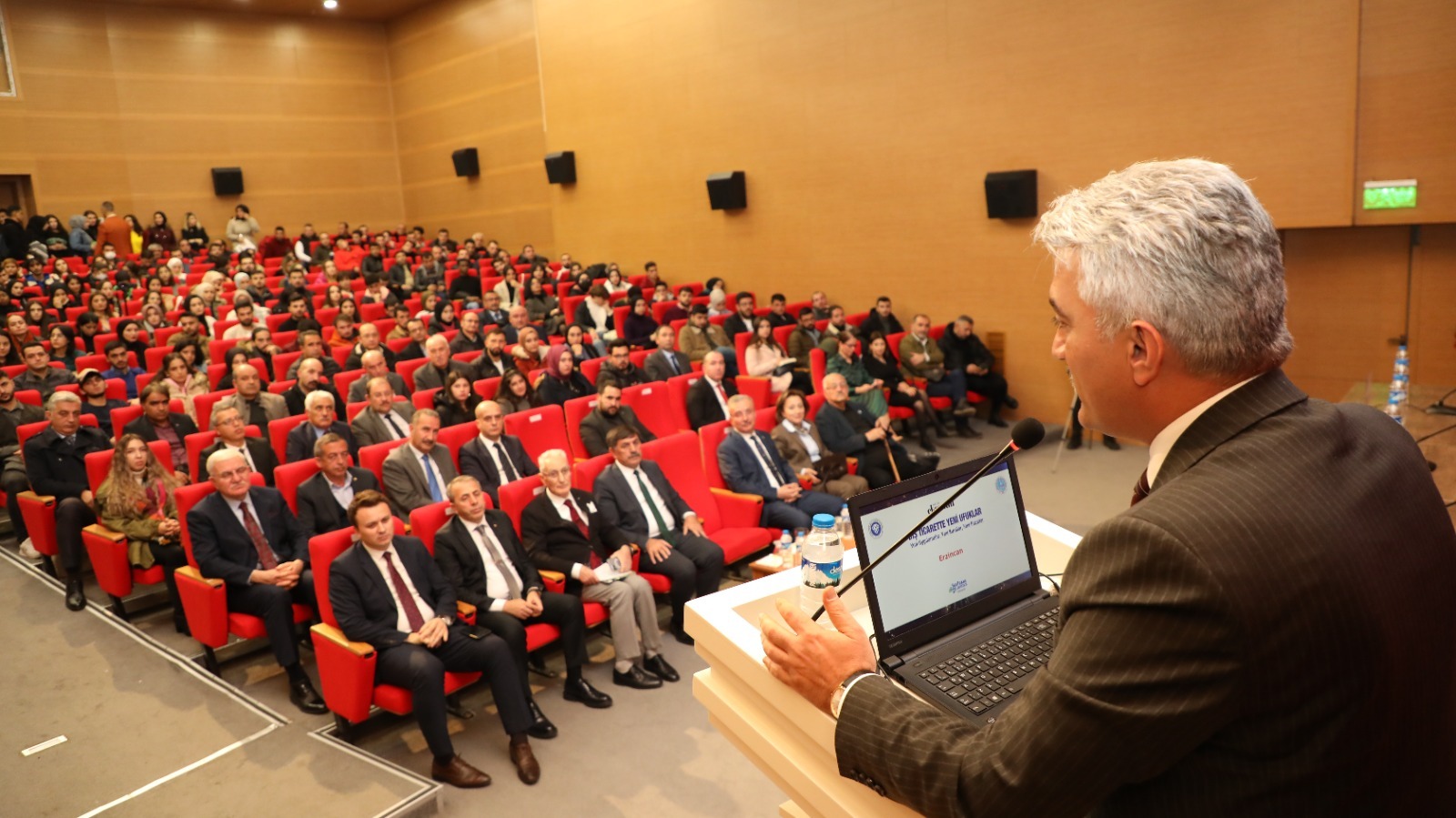 EBYÜ’de Dış Ticarette Yeni Ufuklar Konulu Programa Yapıldı