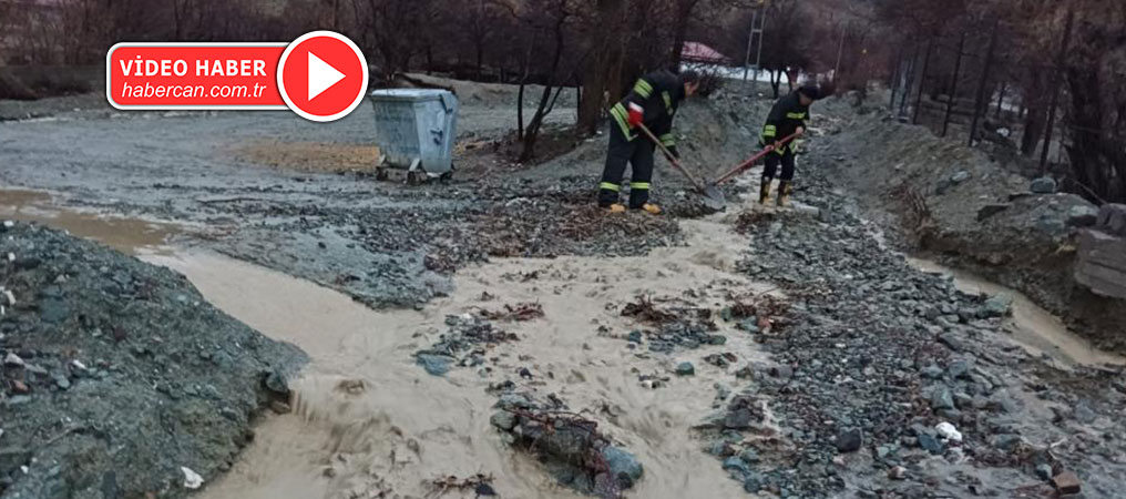Erzincan’da Etkili Yağmur Sonrası Su Taşkını Oluştu