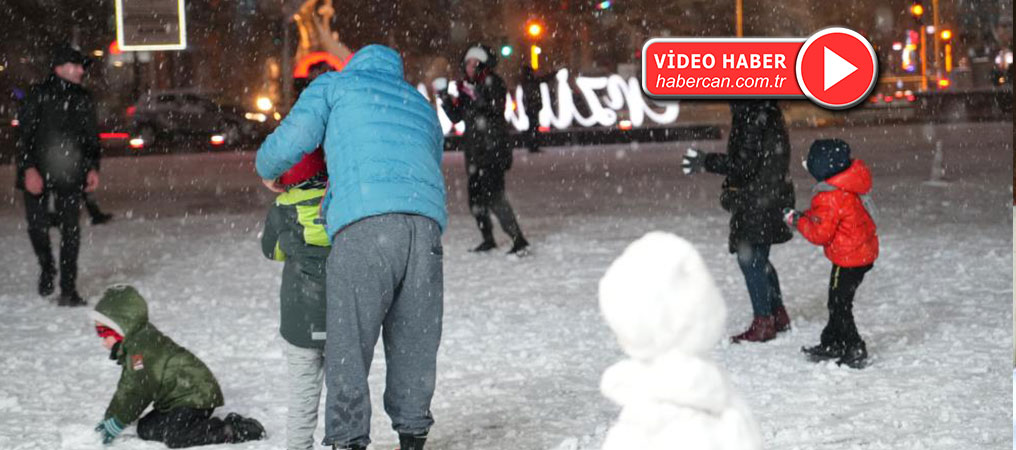 Erzincan’da Kar Yağışı Vatandaşları Sevindirdi