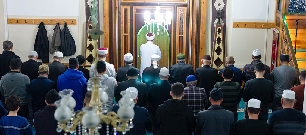 Erzincan'da Ramazan Heyecanı: Hatimle Kılınan Teravih Namazına Yoğun İlgi