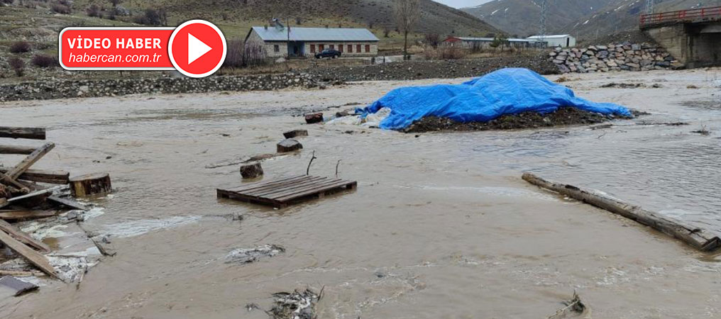 Erzincan’da Sel Suları Köy Yollarını Ulaşıma Kapattı