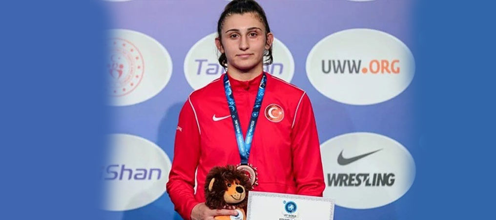 Erzincanlı Milli Sporcu Elmira Yasin’den Altın Madalya