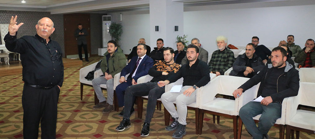 Etlik Tavuk Yetiştiricilerine Eğitim Semineri Verildi