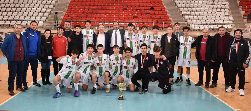 Gençler Futsal Turnuvası Final Müsabakaları İle Tamamlandı