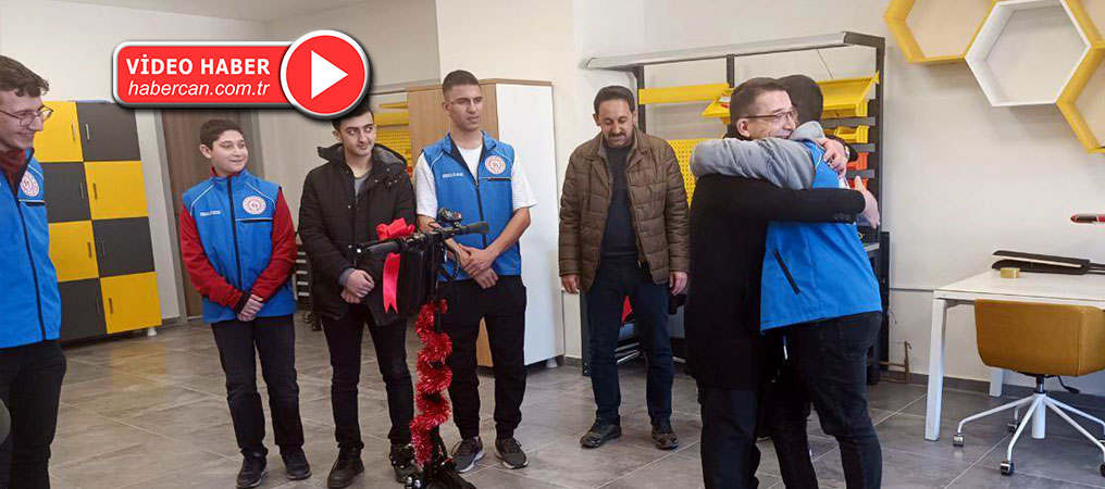 Erzincanlı Gençlerden, Engelli Gence Elektrikli Scooter Hediyesi