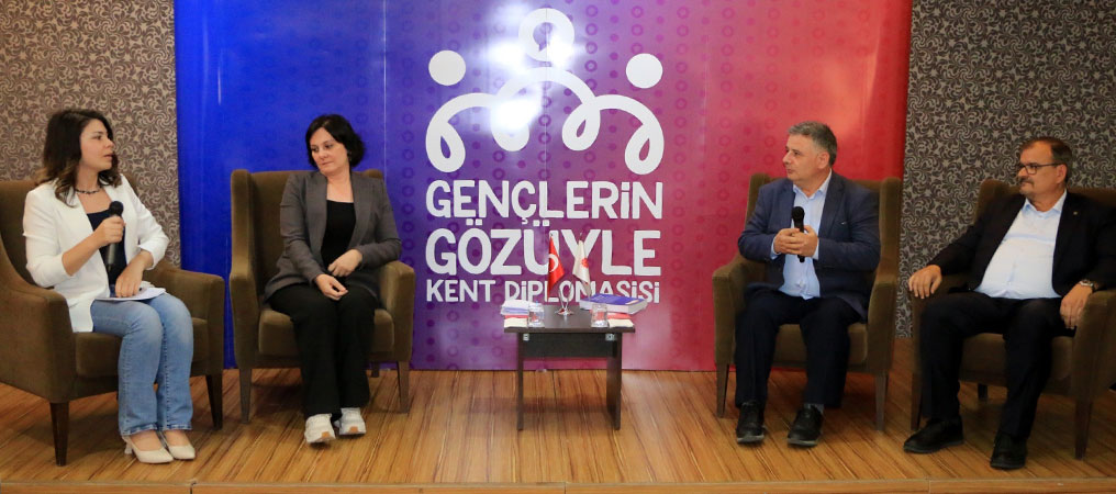 “Gençlerin Gözüyle Kent Diplomasisi” Projesi Kapsamında Panel Düzenlendi