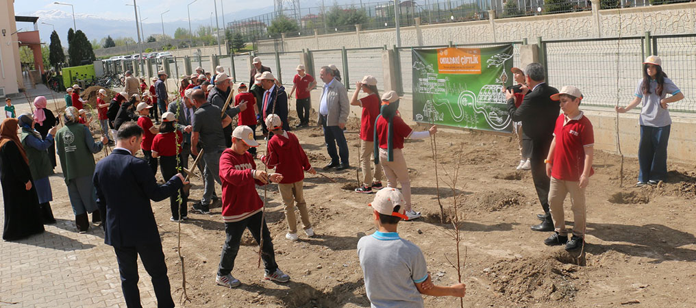 Okuldaki Çiftlik Projesi Hayata Geçirildi