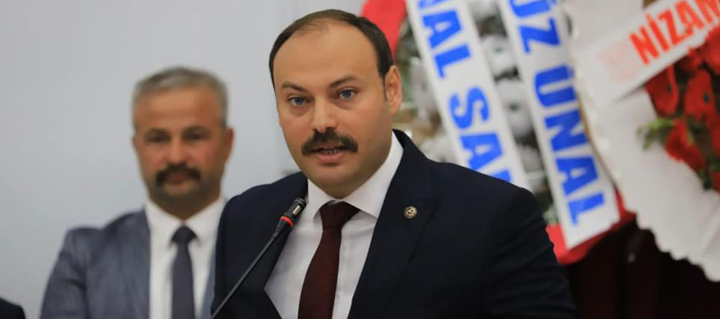 Özarslan, Tüm Öğretmenlerimizi Öğretmenler Günü Kutlarım