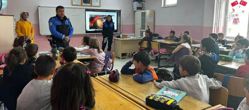 Öğrenciler Suça Ve Suçluya Karşı Bilgilendiriliyor