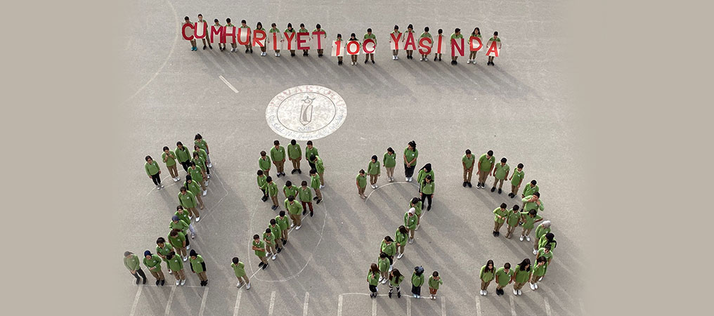 Öğrencilerden Cumhuriyetin 100. Yılına Özel Koreografi 