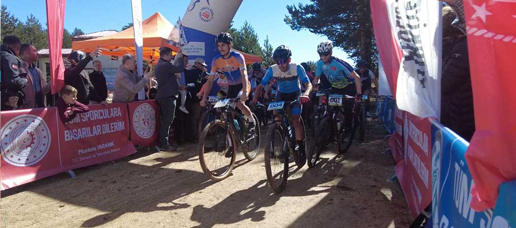 Refahiye “Dumanlı MTB CUP XCO” Bisiklet Yarışmasına Ev Sahipliği Yaptı