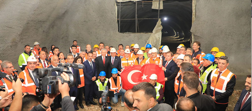 Sünebeli Tüneli'nde Işık Göründü! Seyahat 20 Dakika Kısalacak
