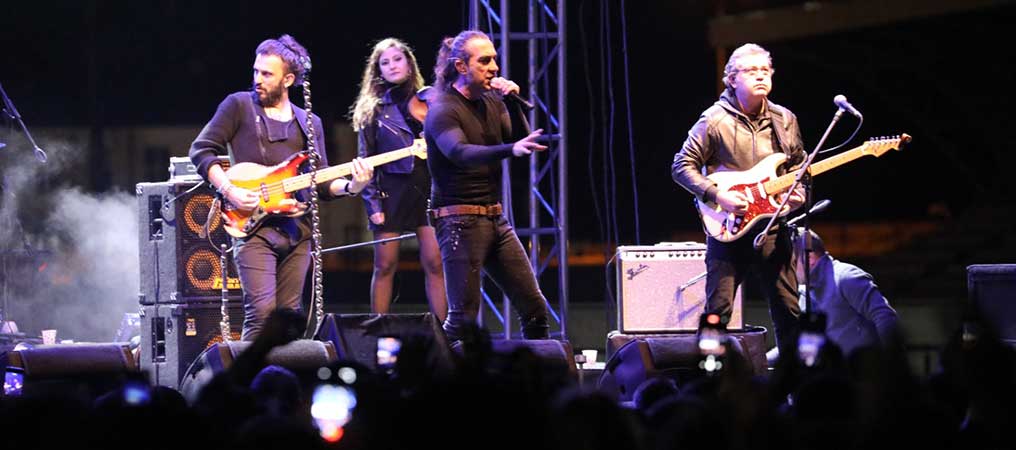 Türk Rock Müziğinin Ünlü Şarkıcısı Kıraç, Erzincanlılarla Buluştu