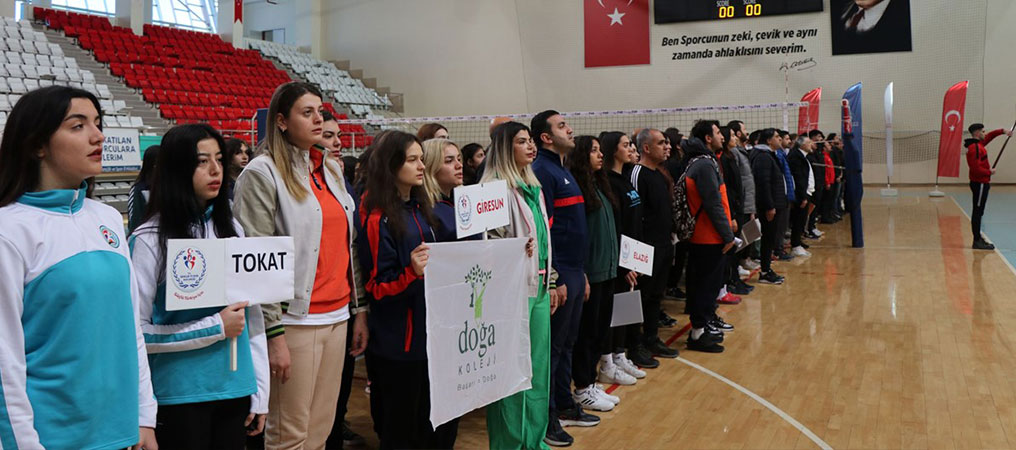 Voleybol A Genç Kız ve Erkekler Grup Müsabakaları Başladı