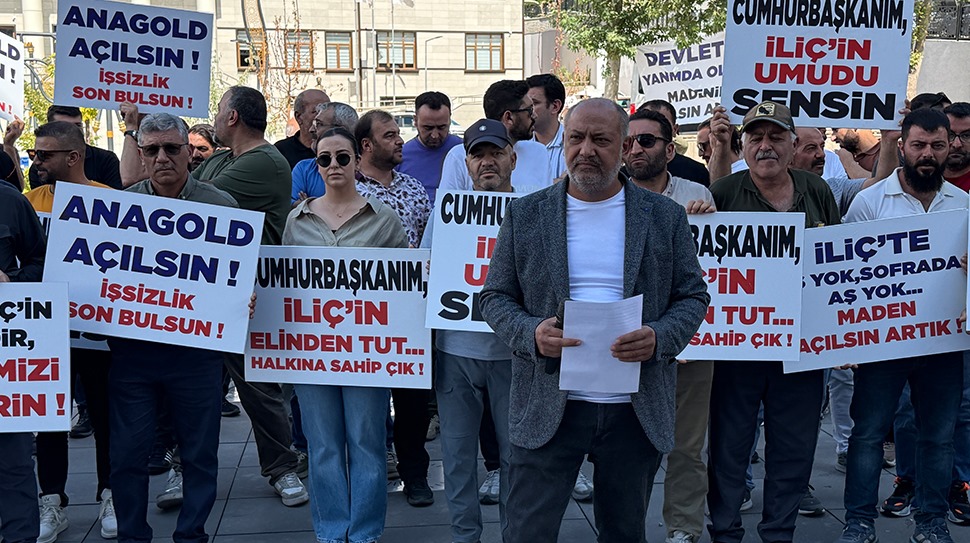 İliç Meydanında Anagold İçin Toplu Çağrı
