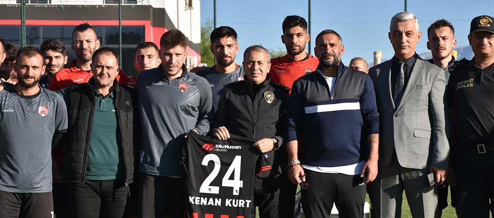 İl Emniyet Müdürü Kenan Kurt 24Erzincanspor Kulübü'nü Ziyaret Etti