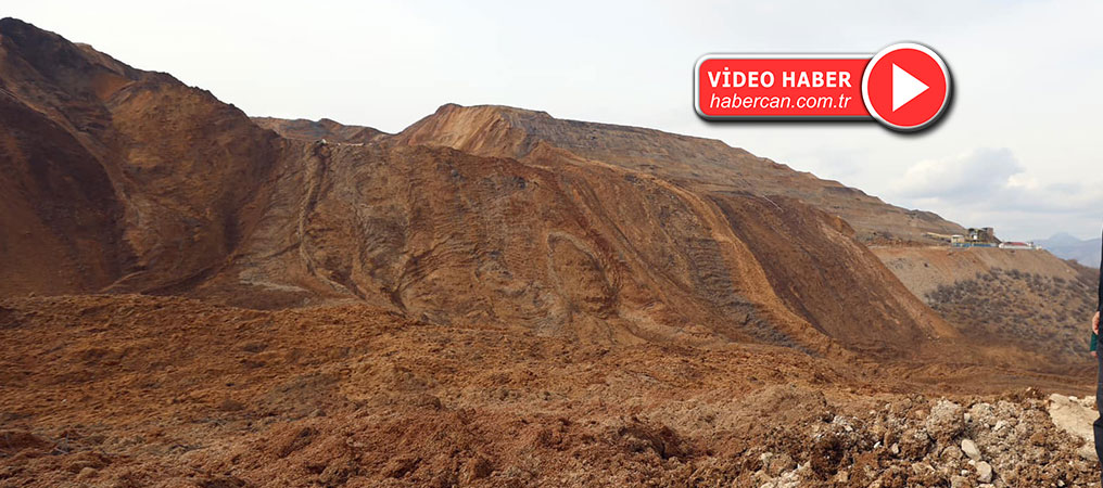 İliç Maden Ocağında, Riskli Toprak Parçası Kontrollü Bir Şekilde Kaydırıldı